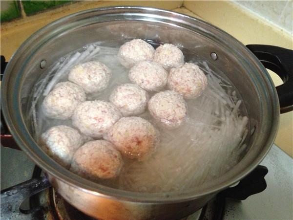 清甜可口白萝卜豆腐圆子汤,补充大豆蛋白~克欧克厨房!