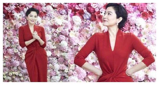 林青霞素颜现身,装扮新潮颜值依旧能打,自然老去完胜塑胶脸